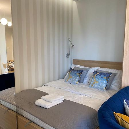 Przyjazny Apartament Appartamento Łódź Esterno foto