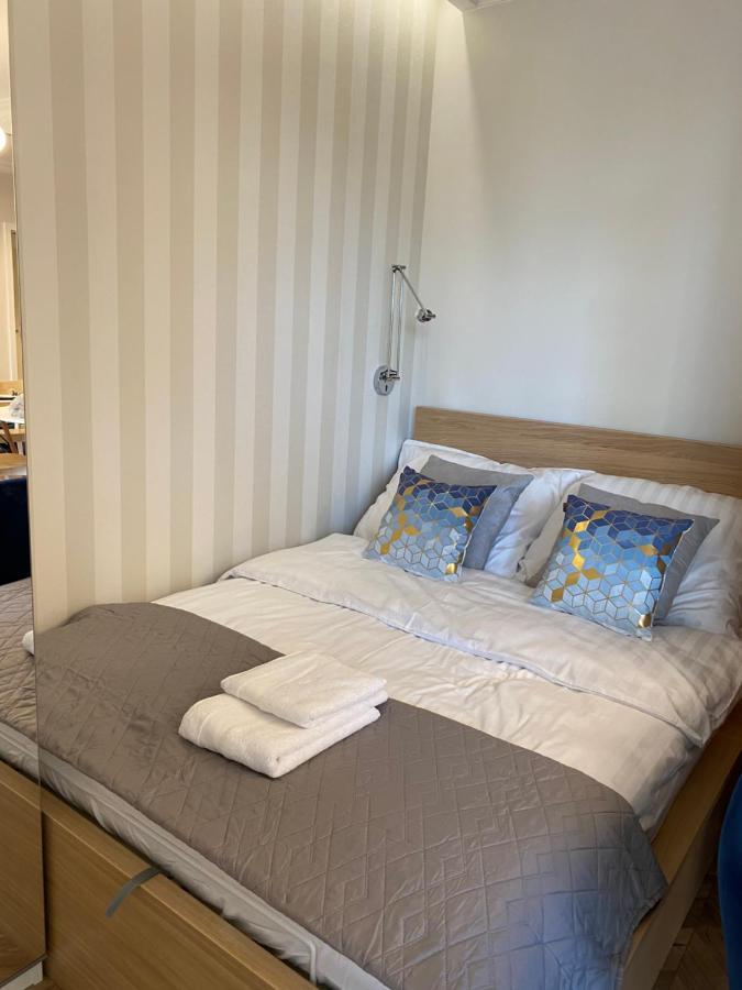 Przyjazny Apartament Appartamento Łódź Esterno foto